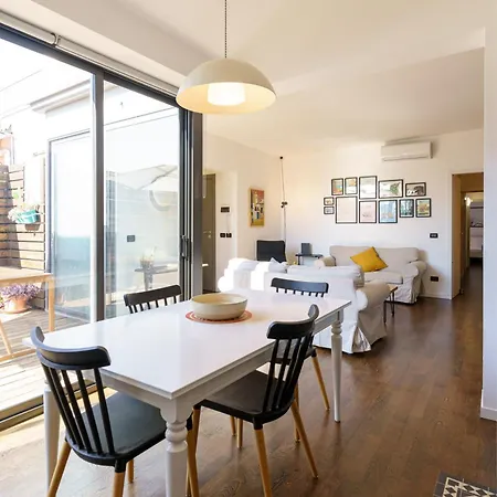 Appartamento Terrazza Cirnauti Il Pieno Di Luce In Centro Citta Catania