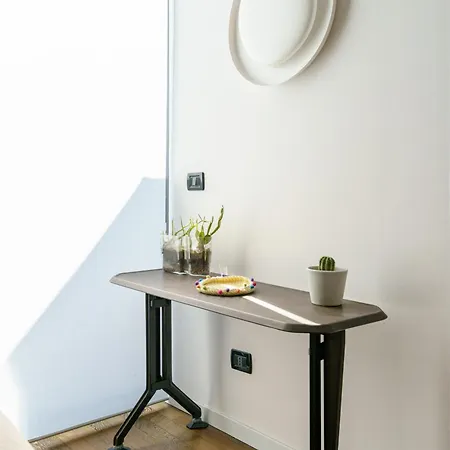 Terrazza Cirnauti Il Pieno Di Luce In Centro Citta شقة