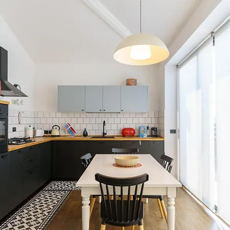 شقة Terrazza Cirnauti Il Pieno Di Luce In Centro Citta