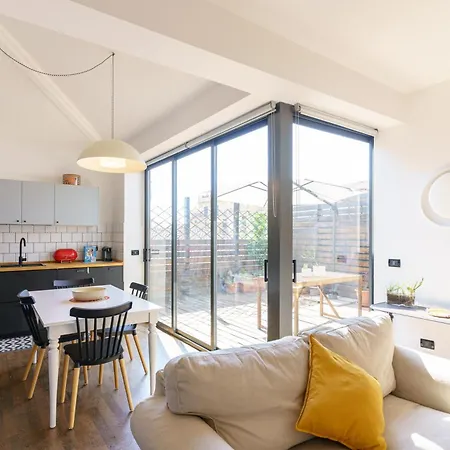 Terrazza Cirnauti Il Pieno Di Luce In Centro Citta Apartment Catania